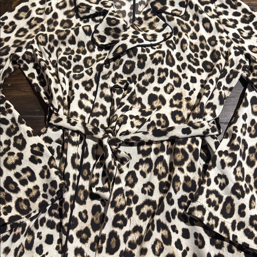 Jennifer Lopez Animal Print Trench Coat - Picture 3 of 13